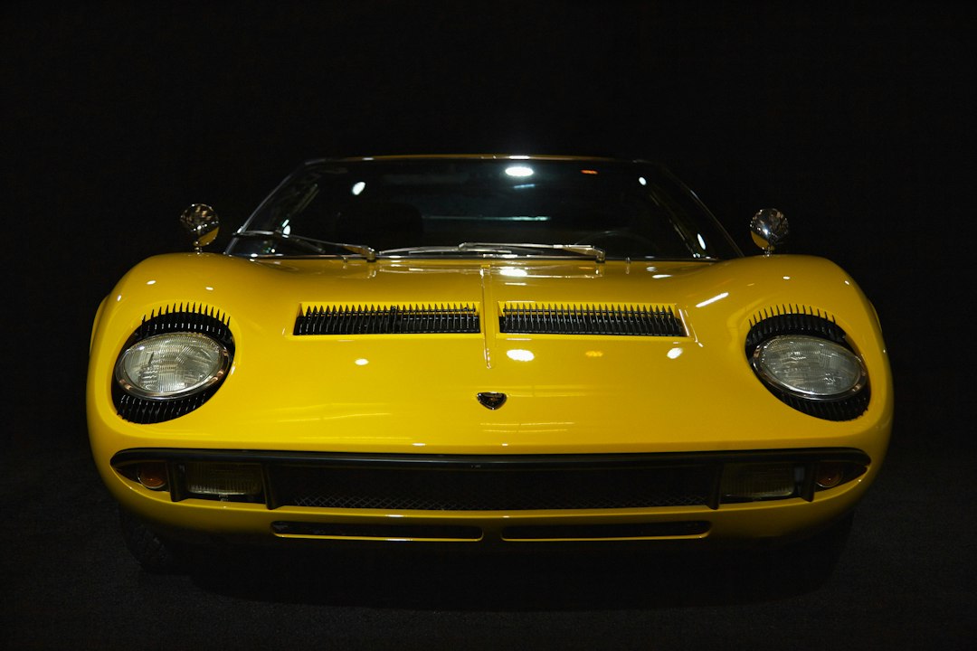 Renașterea unei Legende: Lamborghini Miura SV 1971 Revine în Lumina Reflectoarelor