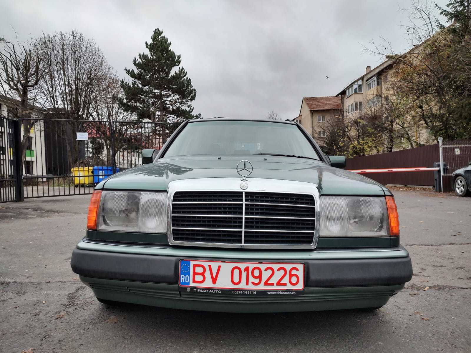 Mercedes W 124 300 TE 4 MATIC Retromobil