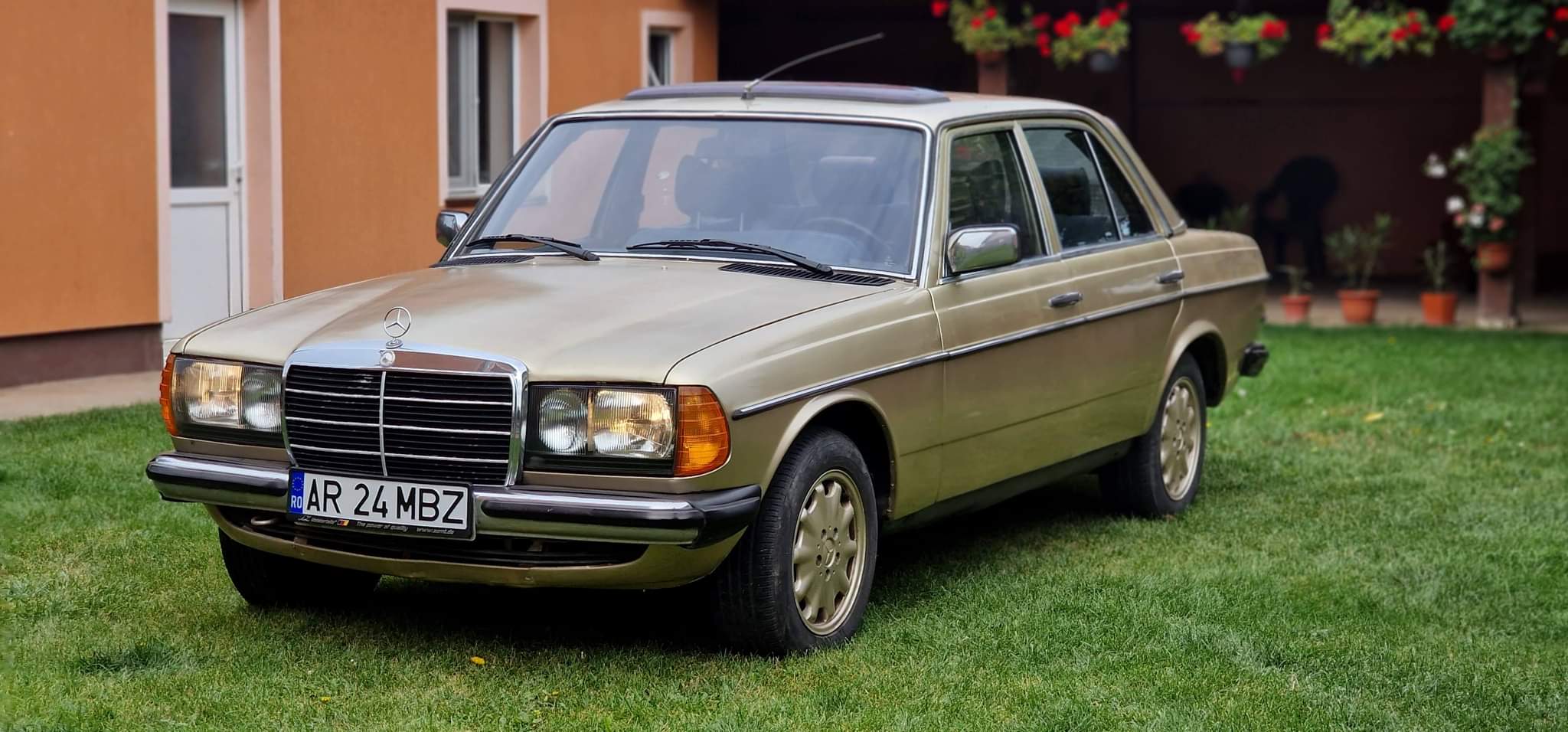 Vând Mercedes w123 Cobra