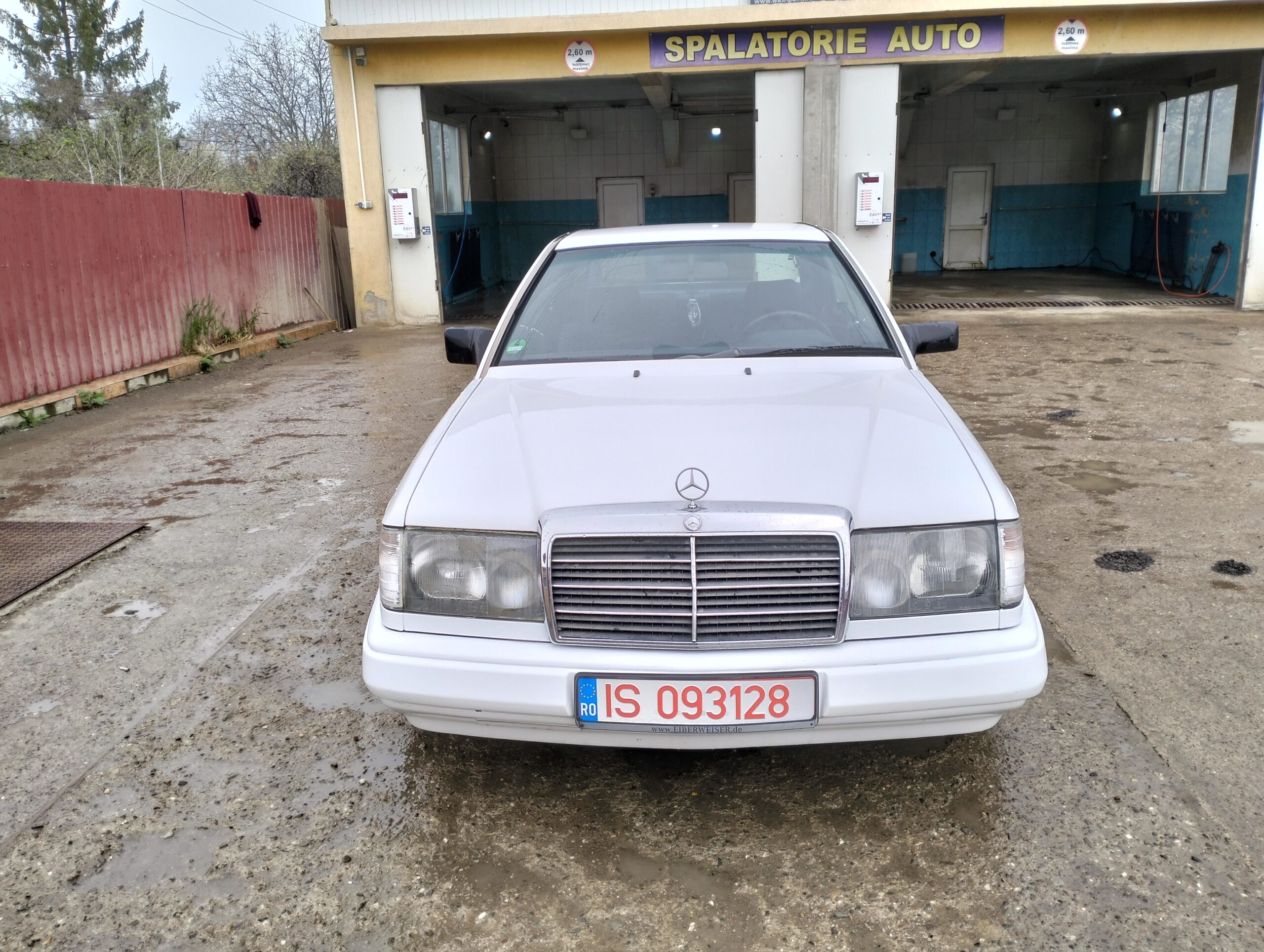 📋 - 1987 Mercedes w124 coupe