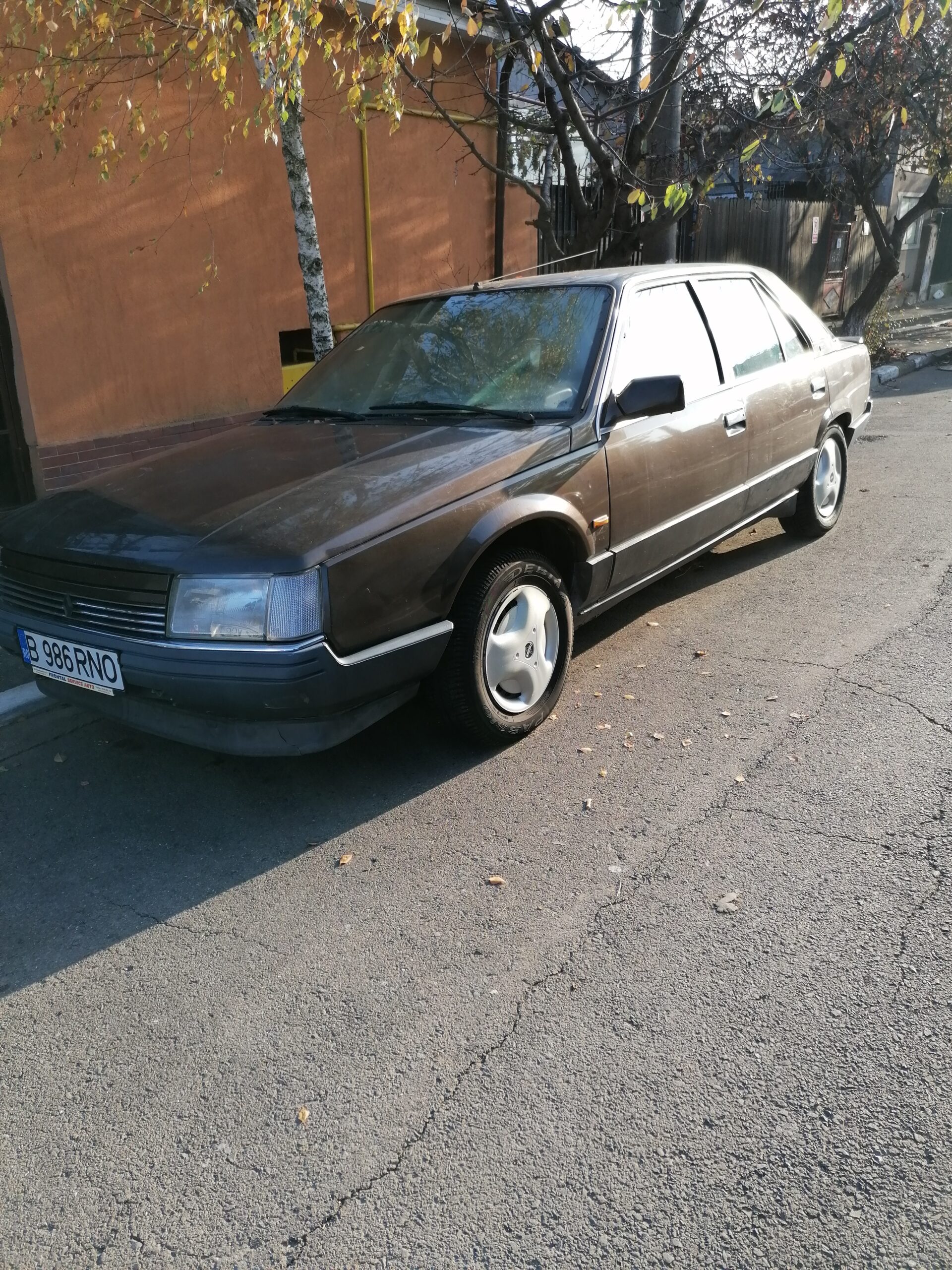 Voiture miniature RENAULT 25 PHASE 1986 BEIGE METALLISE 1/43 IXO - Collection