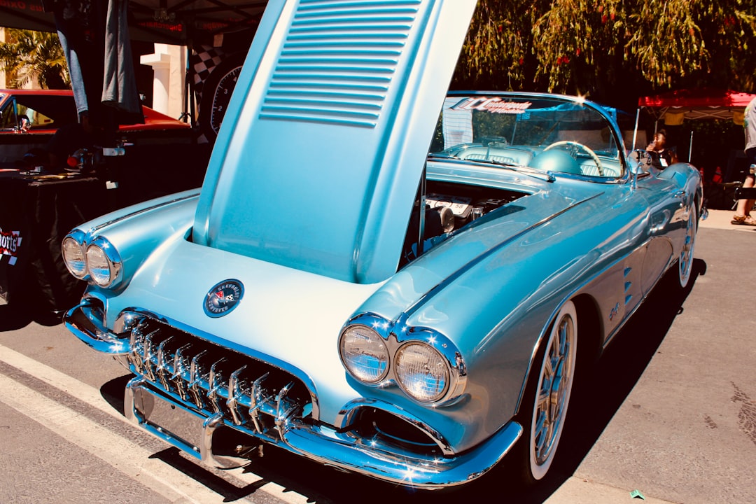 Chevrolet Corvette 1958: O Icoană a Cromului și a Performanței, Vedetă la Licitație
