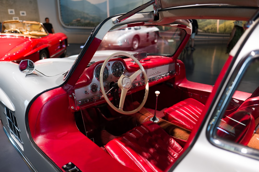 Un Mercedes-Benz 300 SL Gullwing din 1956, Vedetă la Licitația din Monaco